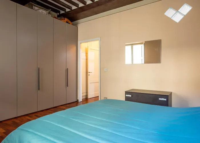 Vista Unica Con Parquet - Centro Siena