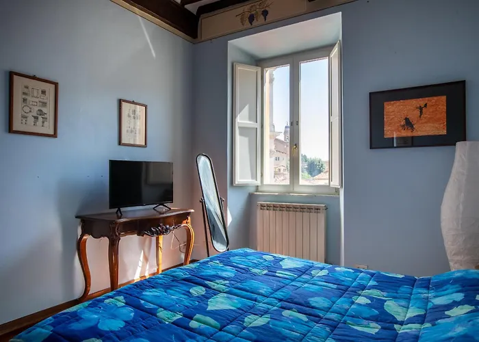 Vista Unica Con Parquet - Centro * Сиена