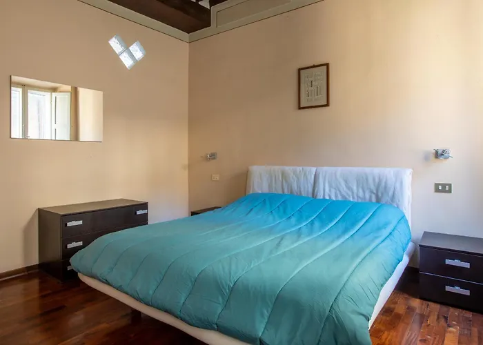 Appartamento Vista Unica Con Parquet - Centro