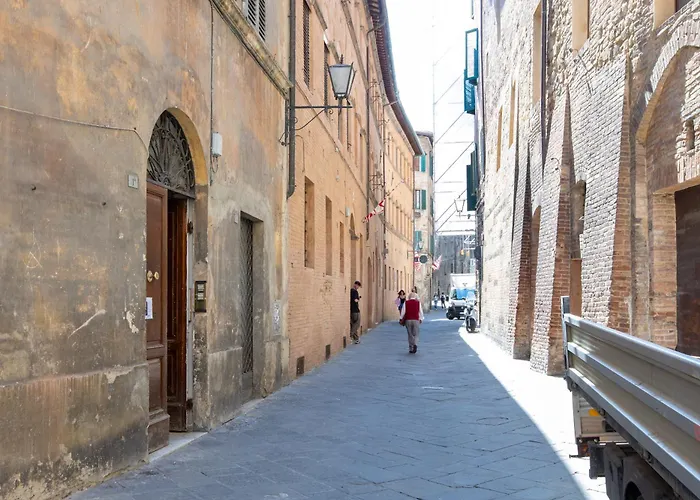 Vista Unica Con Parquet - Centro Siena