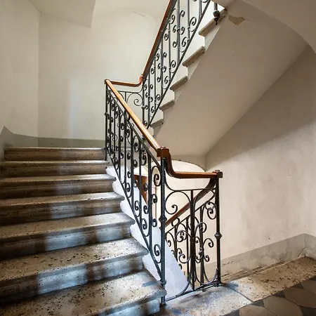 Vista Unica Con Parquet - Centro * Siena